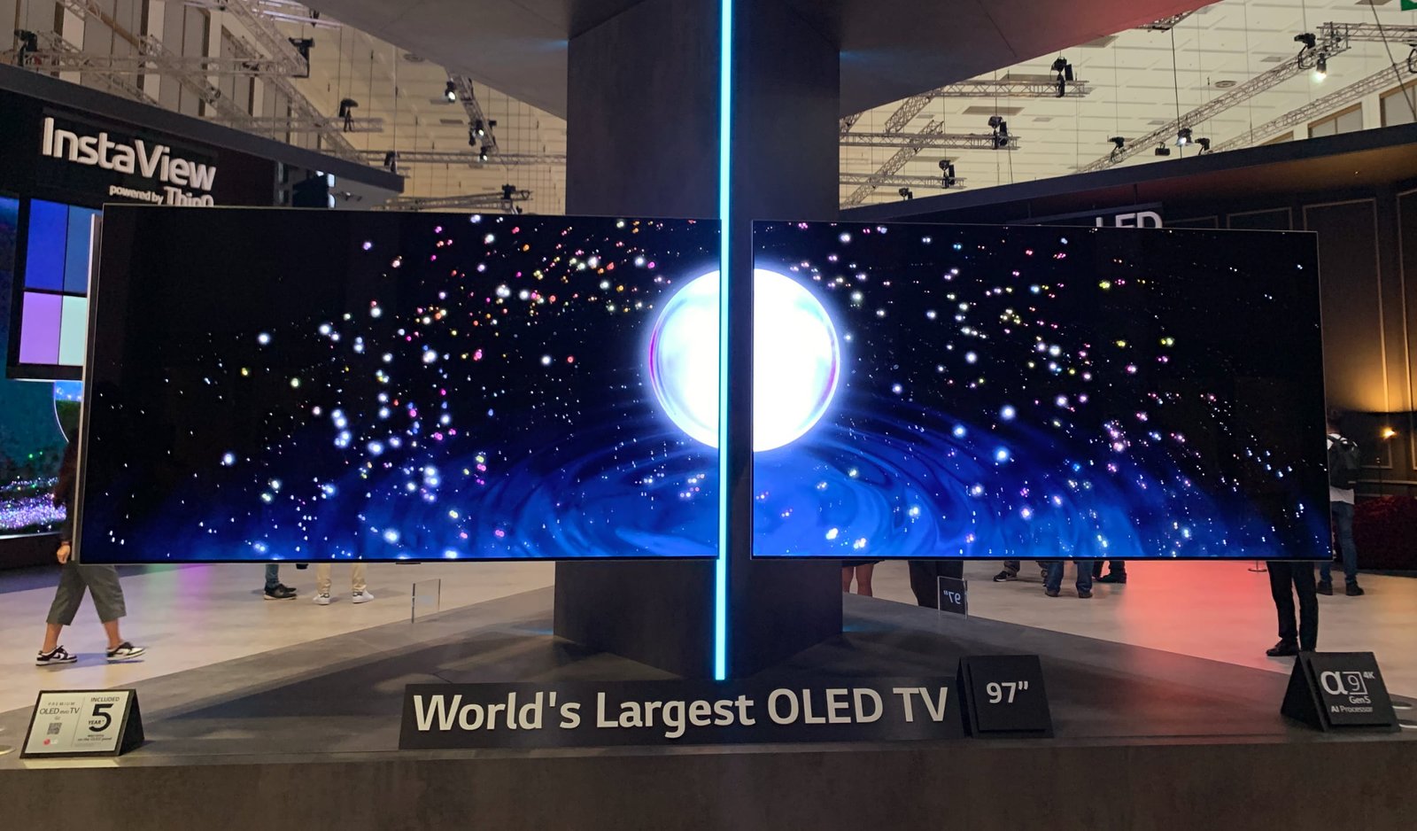 LG ने किया दुनिया का सबसे बड़ा OLED TV लॉन्च