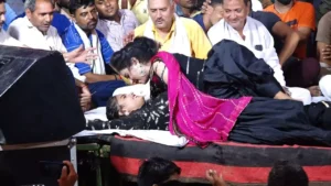 Viral Hariyanvi Dance: एक-दूसरे पर लेटकर लड़कियों ने किया कातिलाना डांस, रिकॉर्ड करते रहे लोग, 21 मिलियन पार हुआ वीडियो