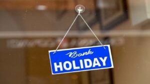 Bank Holidays: अप्रैल में कुल इतने दिन बंद रहेंगे बैंक, देखें पूरी लिस्ट