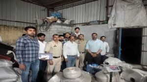 Gurugram: सराय अलावर्दी में प्लास्टिक बनाने वाली कंपनी का भंडाफोड़, चार लाख का जुर्माना लगाया