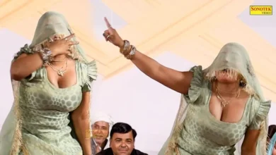 Haryanvi Dance After watching Dolly Sharma's dance, uncle started following her around, threw lots of notes, video went viral