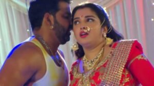 Bhojpuri Dance: आम्रपाली दुबे के चिकने गालों पर फिदा हुए पवन सिंह, चाँदनी रात में बाहों में कसकर चूमे गाल, वीडियो वायरल