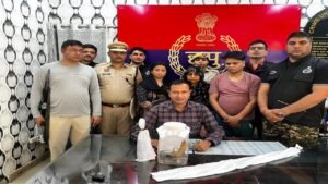 Gurugram: हथियारबंद गैंग हत्थे चढ़ा, दो महिलाएं और एक पुरुष गिरफ्तार