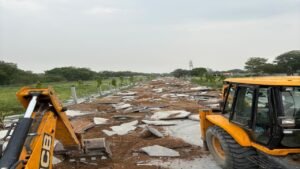 Gurugram: अवैध कॉलोनियों पर चला बुलडोजर: बुढेड़ा और धनकोट में बड़ी कार्रवाई