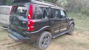 Gurugram – काली Scorpio का आतंक, Police PCR में मारी टक्कर, एक धरा गया