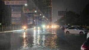 Gurugram Rain : पहली बारिश ने दिखाए तेवर, गुरुग्राम में सबकुछ तैरने लगा, तस्वीरों में देखें हालात