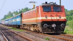 रेलवे ने बढ़ाई कई ट्रेनों में सीटें, Gurugram से गुजरने वाली 10 Express Trains को फायदा