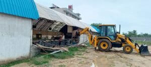 Gurugram News : अवैध कॉलोनियों पर चला बुलडोजर , 7 एकड़ सरकारी भूमि को अतिक्रमण मुक्त कराया