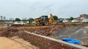 Gurugram News: कादरपुर गांव  में अवैध कॉलोनियों पर चला बुलडोजर, 8 एकड़ जमीन को खाली करवाया