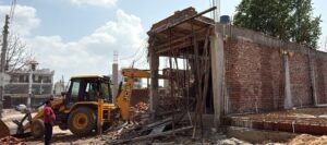 Gurugram News : गुरुग्राम में अवैध कॉलोनियों पर चला बुलडोजर, DTP माधोलिया के नेतृत्व में बड़ी कार्रवाई