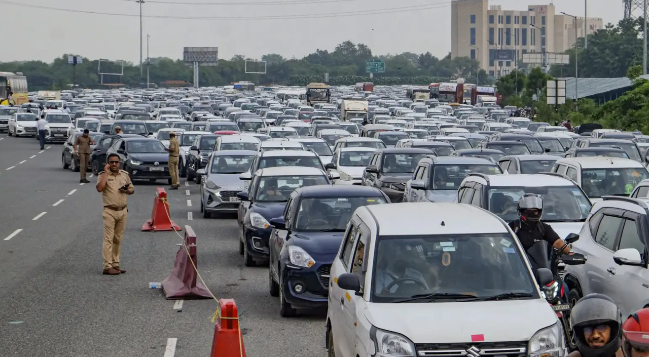 NO Entry In Delhi Delhi Gurugram Border Traffic Jam