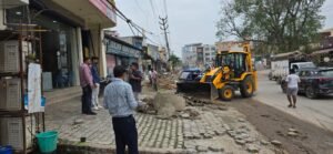 Gurugram News : शीतला माता रोड पर अतिक्रमण के खिलाफ जीएमडीए और एमसीजी का बड़ा एक्शन