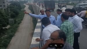 Gurugram News : निगमायुक्त ने निचले इलाकों का दौरा कर ड्रेनेज कनेक्टिविटी के दिए निर्देश