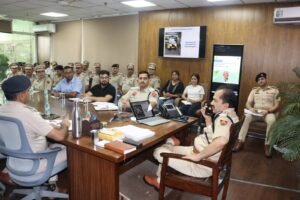 Traffic News: गुरुग्राम की सड़कों पर  मिलेगा रेड लाइट फ्री सफर, पुलिस ने शुरू की नई पहल