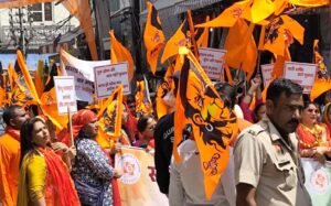 Gurugram News : मीट की अवैध दुकानों के खिलाफ सड़कों पर उतरे हिंदू संगठन, आंदोलन की चेतावनी