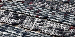 Car Price : GST कम होने के ऐलान से 11 लाख रुपए तक सस्ती हुईं लग्ज़री कारें