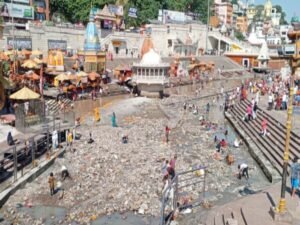 Haridwar : हरिद्वार जाने वाले हो जाएं सावधान ! हरकी पौड़ी हुई जलविहीन
