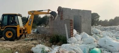 Pataudi News Demolition Drive Bulldzoer (2)