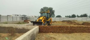 Demolition : भोंडसी एरिया में सरकारी और प्राइवेट ज़मीनों पर बनाई जा रही अवैध कॉलोनियों पर चला बुलडोज़र