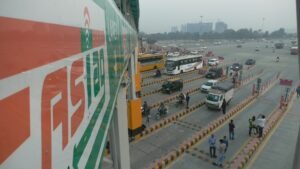 Dwarka Expressway टोल शुरू होने पर 40 फीसदी तक कम हुए वाहन, वैकल्पिक रास्तों पर बढ़ा दबाव