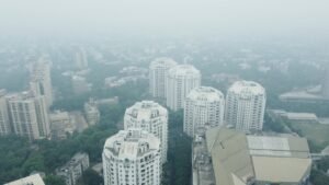 Weather Update : दिल्ली-एनसीआर में बढ़ा प्रदूषण का स्तर, ठंड ने भी बढ़ाई मुश्किलें; गुरुग्राम में हवा ‘बहुत खराब’ श्रेणी में