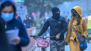 Weather Update : दिल्ली एनसीआर में शीतलहर की दस्तक, दो सप्ताह पहले ही ठंड ने दिखाए तेवर, इस बार कड़ाके ही होगी ठंड