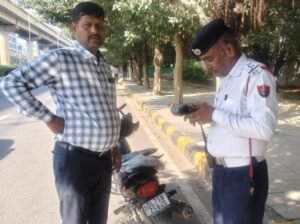 Traffic Police Action : रॉन्ग साइड में गाड़ी चलाई तो खैर नहीं, 13736 चालकों के चालान कटे