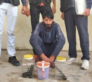 Gurugram में अवैध हथियारों का जखीरा पकड़ा : 8 लाख की 2 विदेशी पिस्तौल सहित सप्लायर काबू