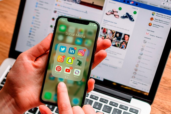 Mobile Social Media App