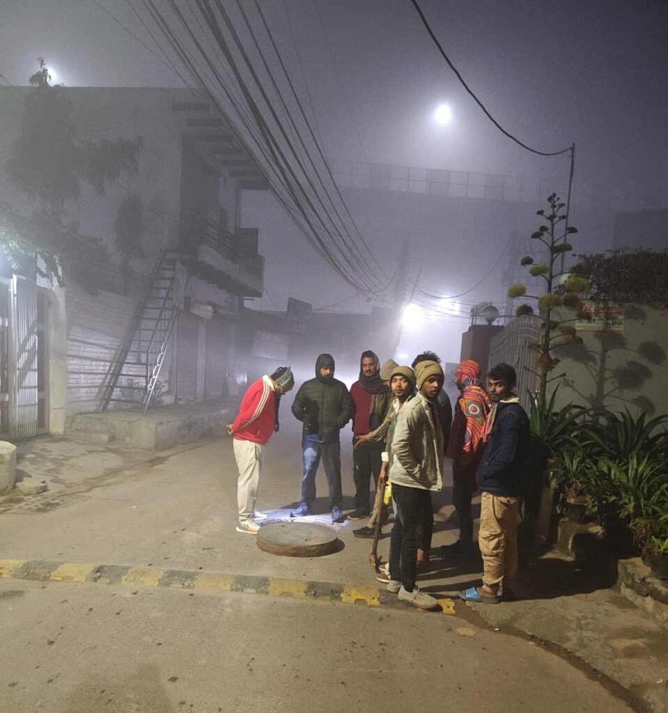 Road Closed In Badshahpur (1)